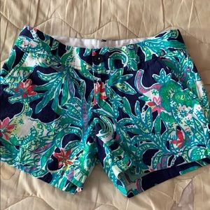 Adorable Lilly Pulitzer Callahan shorts